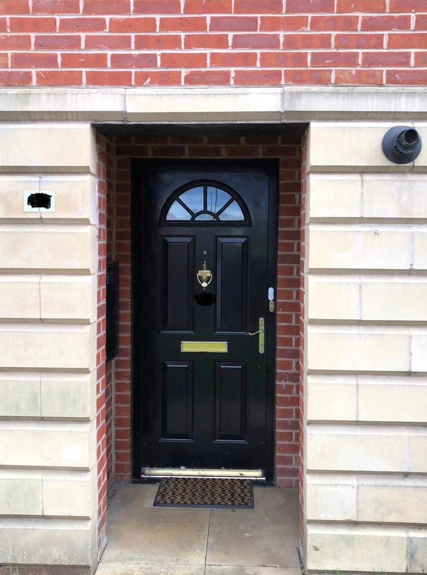 In Guest - Cozy Guest With Shared Facilities Guest house Sheffield
